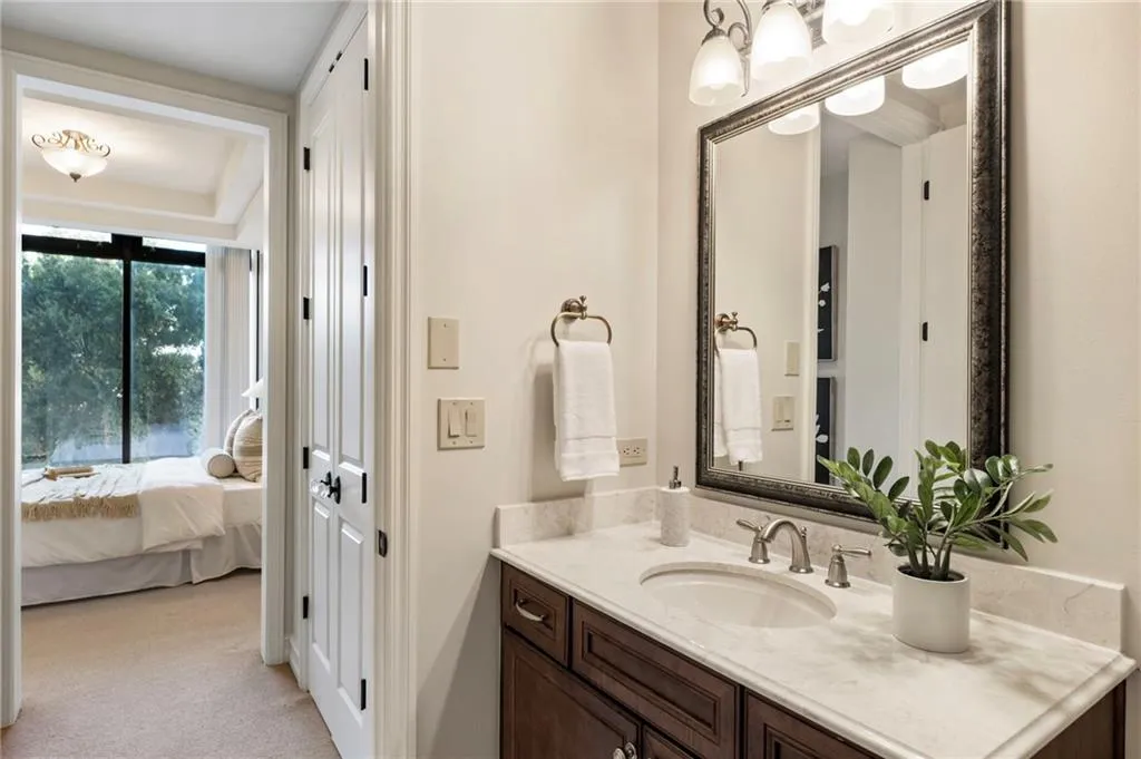 2233 Peachtree Road Ne Unit 503, Atlanta, Georgia 30309, 2 Bedrooms Bedrooms, ,2 BathroomsBathrooms,Residential,For Sale,2233 Peachtree Road Ne Unit 503,7663520
