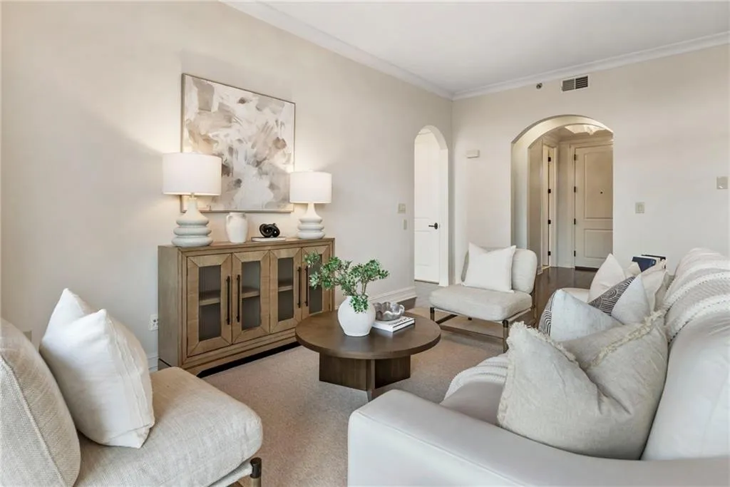 2233 Peachtree Road Ne Unit 503, Atlanta, Georgia 30309, 2 Bedrooms Bedrooms, ,2 BathroomsBathrooms,Residential,For Sale,2233 Peachtree Road Ne Unit 503,7663520