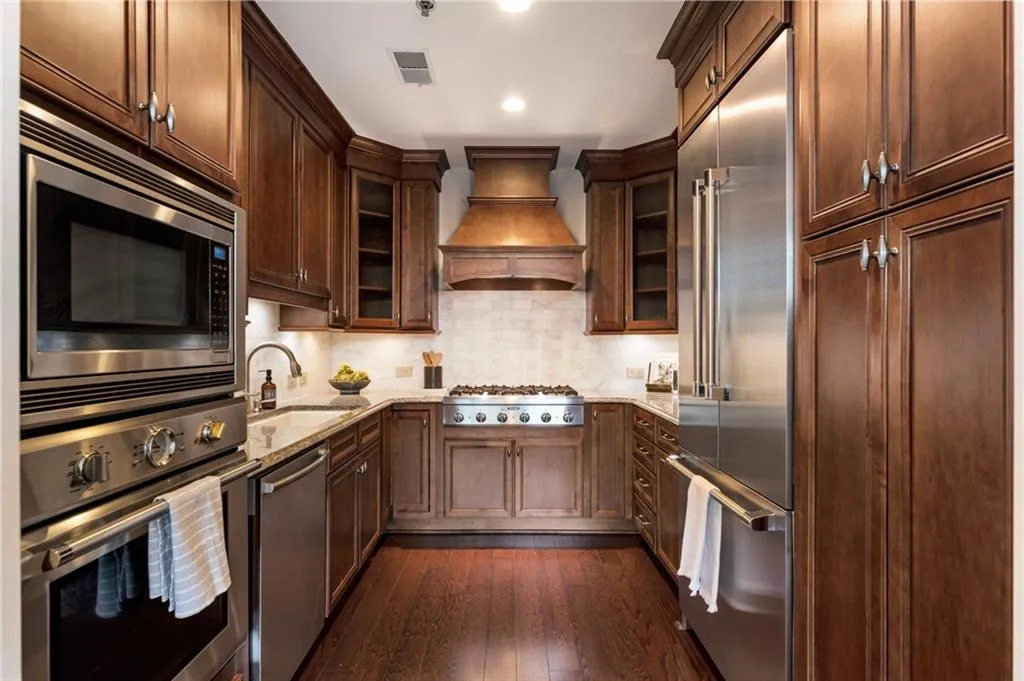 2233 Peachtree Road Ne Unit 503, Atlanta, Georgia 30309, 2 Bedrooms Bedrooms, ,2 BathroomsBathrooms,Residential,For Sale,2233 Peachtree Road Ne Unit 503,7663520