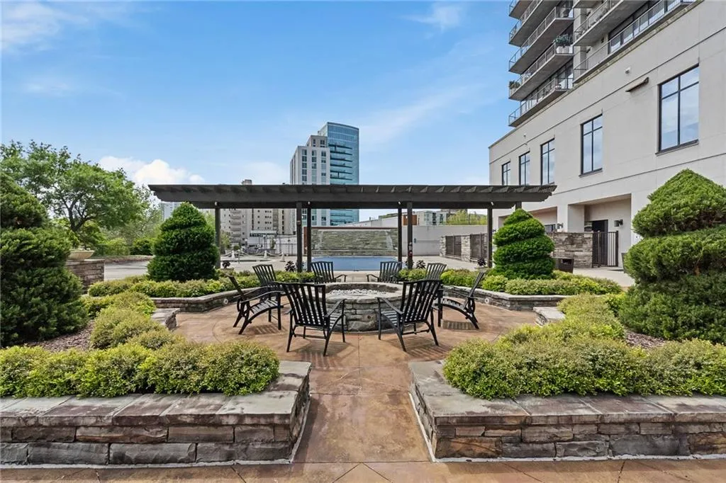 2233 Peachtree Road Ne Unit 503, Atlanta, Georgia 30309, 2 Bedrooms Bedrooms, ,2 BathroomsBathrooms,Residential,For Sale,2233 Peachtree Road Ne Unit 503,7663520