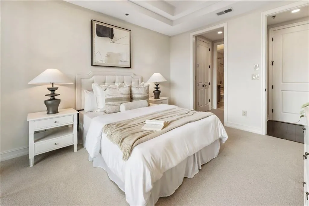 2233 Peachtree Road Ne Unit 503, Atlanta, Georgia 30309, 2 Bedrooms Bedrooms, ,2 BathroomsBathrooms,Residential,For Sale,2233 Peachtree Road Ne Unit 503,7663520