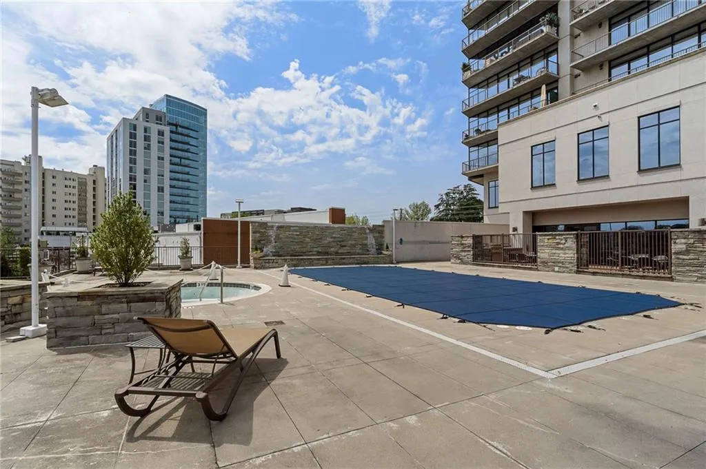 2233 Peachtree Road Ne Unit 503, Atlanta, Georgia 30309, 2 Bedrooms Bedrooms, ,2 BathroomsBathrooms,Residential,For Sale,2233 Peachtree Road Ne Unit 503,7663520