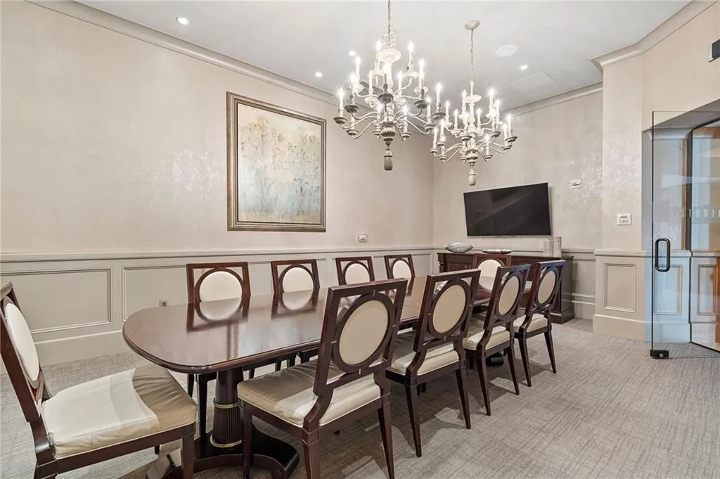 2233 Peachtree Road Ne Unit 503, Atlanta, Georgia 30309, 2 Bedrooms Bedrooms, ,2 BathroomsBathrooms,Residential,For Sale,2233 Peachtree Road Ne Unit 503,7663520