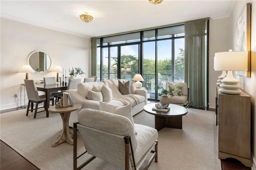 2233 Peachtree Road Ne Unit 503, Atlanta, Georgia 30309, 2 Bedrooms Bedrooms, ,2 BathroomsBathrooms,Residential,For Sale,2233 Peachtree Road Ne Unit 503,7663520