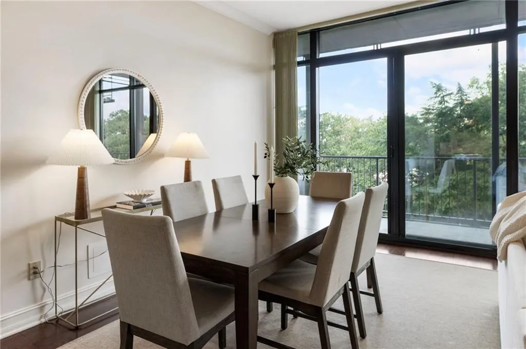 2233 Peachtree Road Ne Unit 503, Atlanta, Georgia 30309, 2 Bedrooms Bedrooms, ,2 BathroomsBathrooms,Residential,For Sale,2233 Peachtree Road Ne Unit 503,7663520