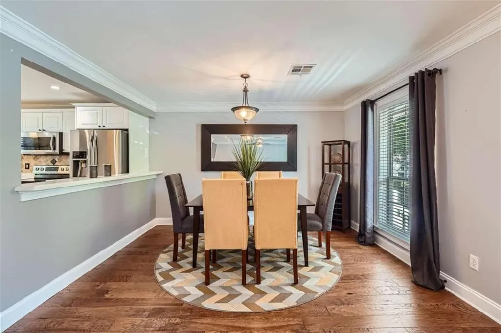 303 Masons Creek Circle, Sandy Springs, Georgia 30350, 3 Bedrooms Bedrooms, ,2 BathroomsBathrooms,Residential,Sold,303 Masons Creek Circle,7420850