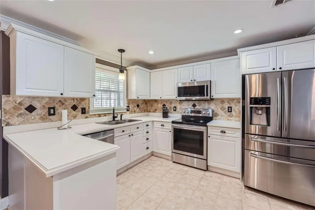 303 Masons Creek Circle, Sandy Springs, Georgia 30350, 3 Bedrooms Bedrooms, ,2 BathroomsBathrooms,Residential,Sold,303 Masons Creek Circle,7420850