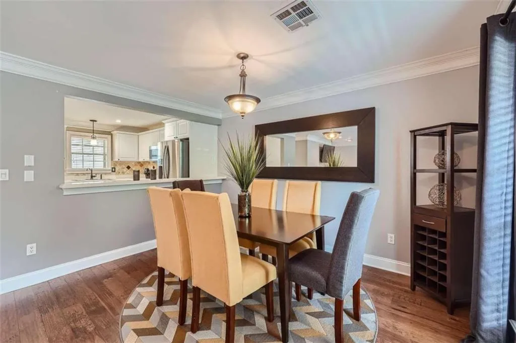 303 Masons Creek Circle, Sandy Springs, Georgia 30350, 3 Bedrooms Bedrooms, ,2 BathroomsBathrooms,Residential,Sold,303 Masons Creek Circle,7420850