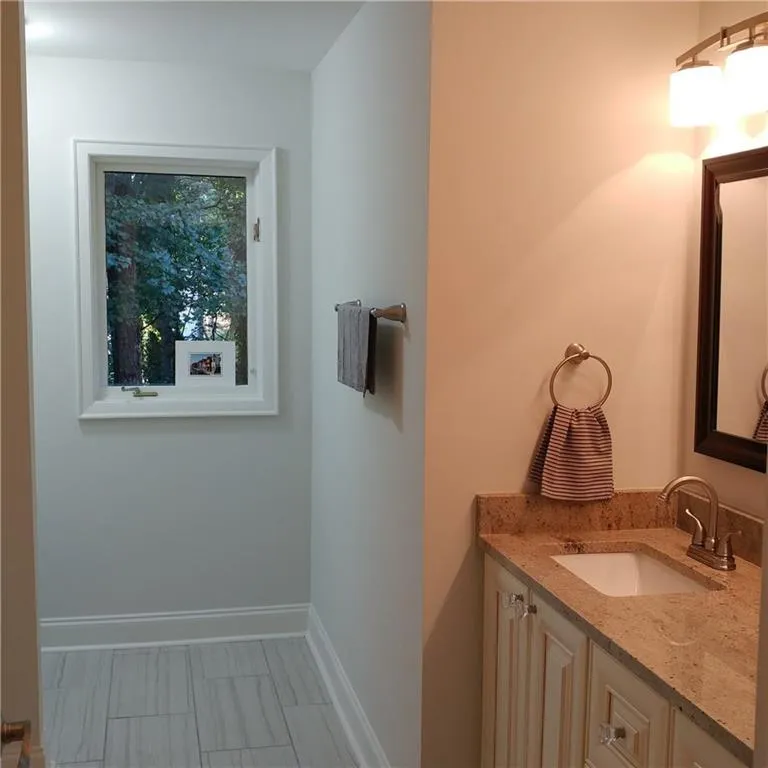 260 Drummen Court, Sandy Springs, Georgia 30328, 5 Bedrooms Bedrooms, ,3 BathroomsBathrooms,Residential,Sold,260 Drummen Court,5923130