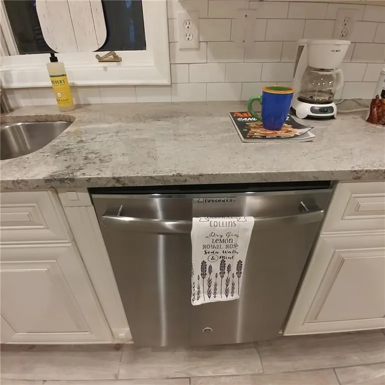 260 Drummen Court, Sandy Springs, Georgia 30328, 5 Bedrooms Bedrooms, ,3 BathroomsBathrooms,Residential,Sold,260 Drummen Court,5923130