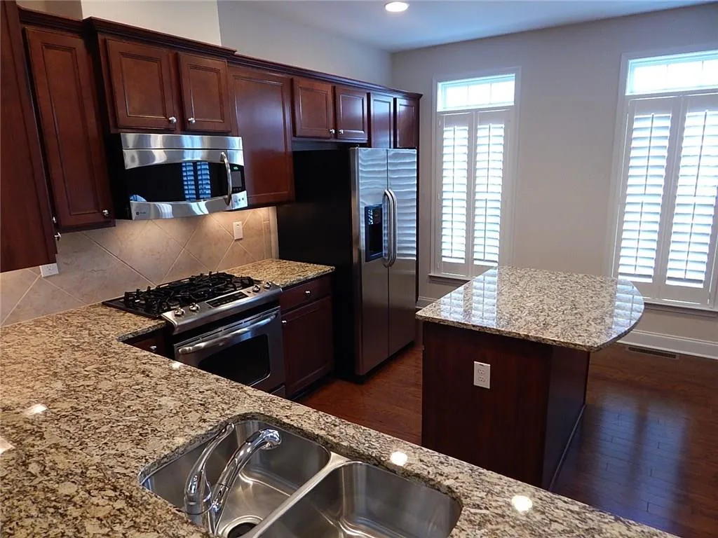 5052 Ridgemont Walk Se, Atlanta, Georgia 30339, 3 Bedrooms Bedrooms, ,3 BathroomsBathrooms,Residential,Sold,5052 Ridgemont Walk Se,5733372