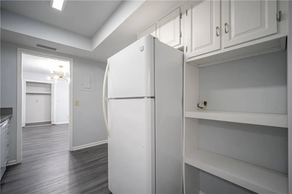6851 Roswell Road Ne Unit K24, Sandy Springs, Georgia 30328, 3 Bedrooms Bedrooms, ,2 BathroomsBathrooms,Residential,Sold,6851 Roswell Road Ne Unit K24,6979810