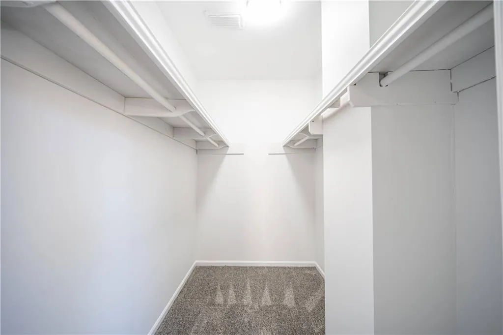 6851 Roswell Road Ne Unit K24, Sandy Springs, Georgia 30328, 3 Bedrooms Bedrooms, ,2 BathroomsBathrooms,Residential,Sold,6851 Roswell Road Ne Unit K24,6979810