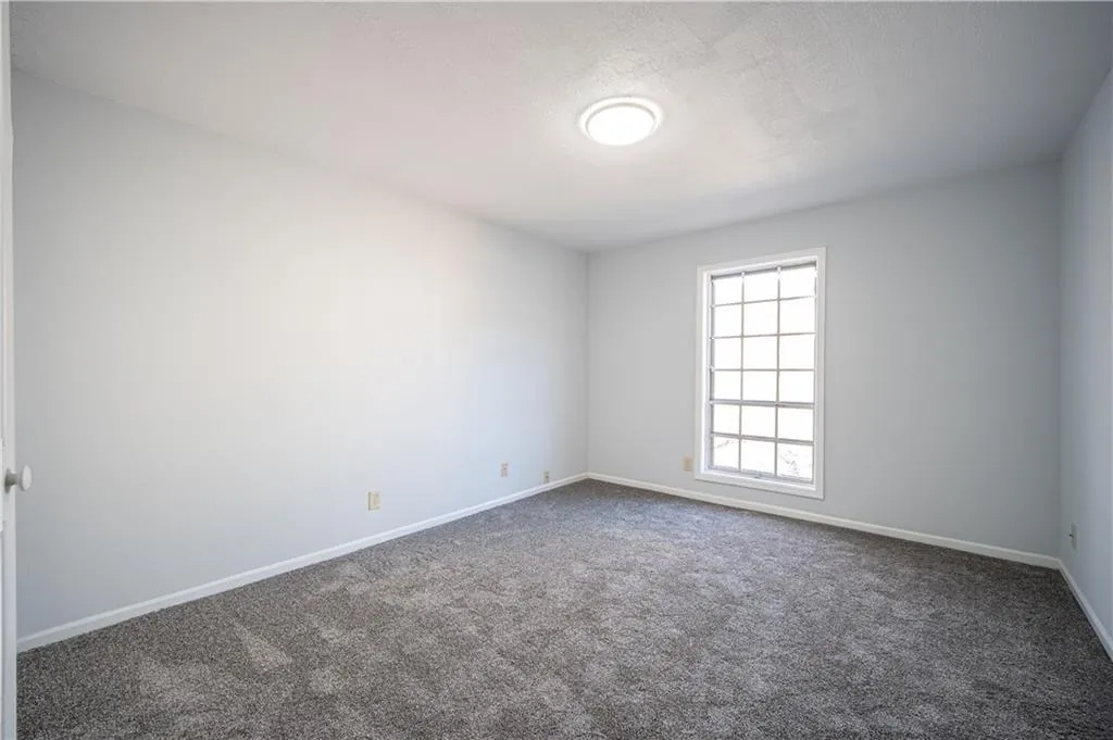 6851 Roswell Road Ne Unit K24, Sandy Springs, Georgia 30328, 3 Bedrooms Bedrooms, ,2 BathroomsBathrooms,Residential,Sold,6851 Roswell Road Ne Unit K24,6979810