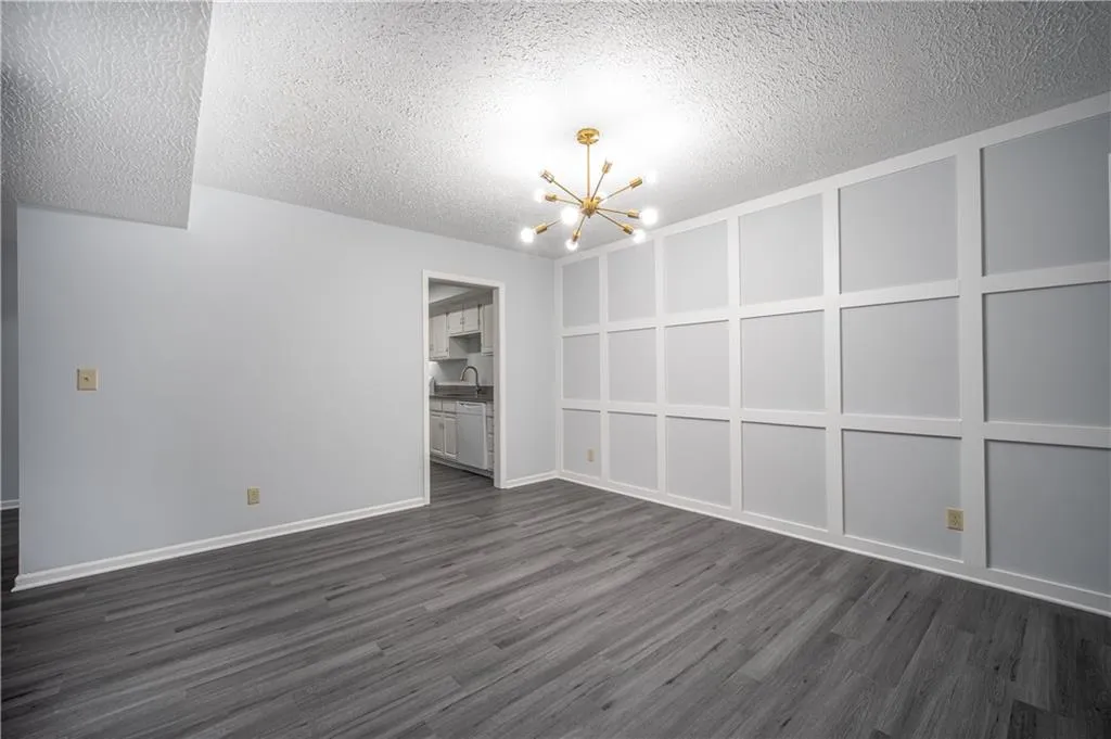 6851 Roswell Road Ne Unit K24, Sandy Springs, Georgia 30328, 3 Bedrooms Bedrooms, ,2 BathroomsBathrooms,Residential,Sold,6851 Roswell Road Ne Unit K24,6979810