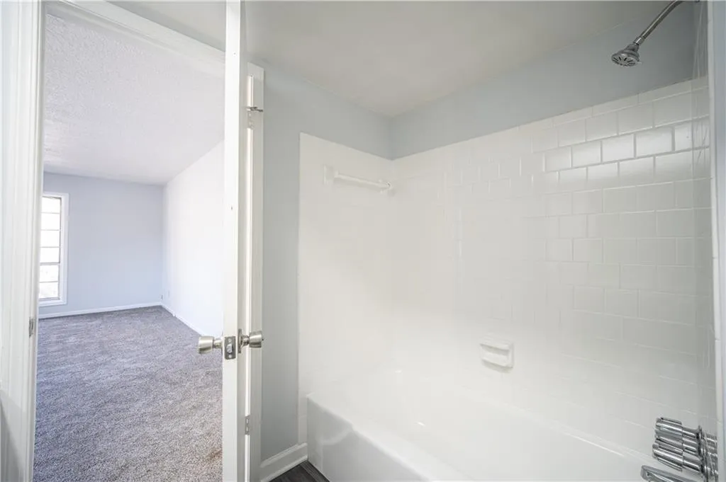 6851 Roswell Road Ne Unit K24, Sandy Springs, Georgia 30328, 3 Bedrooms Bedrooms, ,2 BathroomsBathrooms,Residential,Sold,6851 Roswell Road Ne Unit K24,6979810