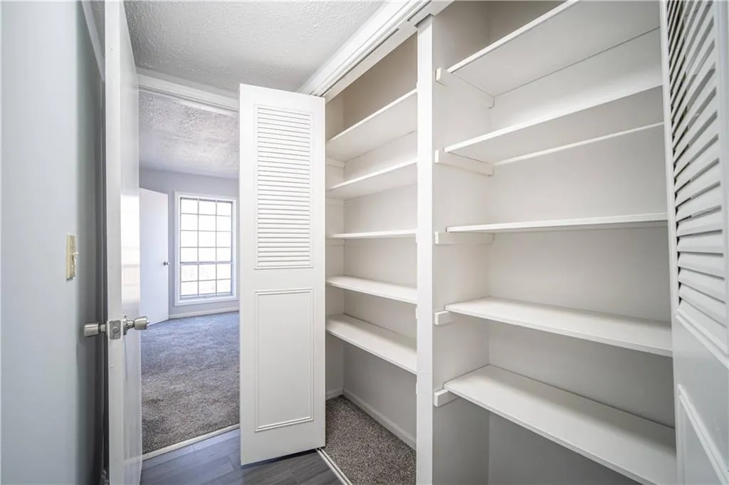 6851 Roswell Road Ne Unit K24, Sandy Springs, Georgia 30328, 3 Bedrooms Bedrooms, ,2 BathroomsBathrooms,Residential,Sold,6851 Roswell Road Ne Unit K24,6979810