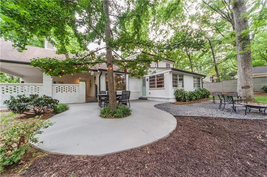 6645 Williamson Drive, Atlanta, Georgia 30328, 4 Bedrooms Bedrooms, ,3 BathroomsBathrooms,Residential,Sold,6645 Williamson Drive,6818587