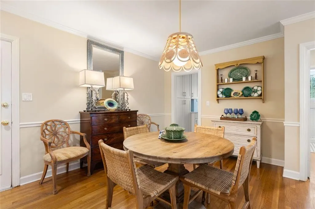 32 28th Street Nw Unit #204, Atlanta, Georgia 30309, 2 Bedrooms Bedrooms, ,2 BathroomsBathrooms,Residential,For Sale,32 28th Street Nw Unit #204,7669538