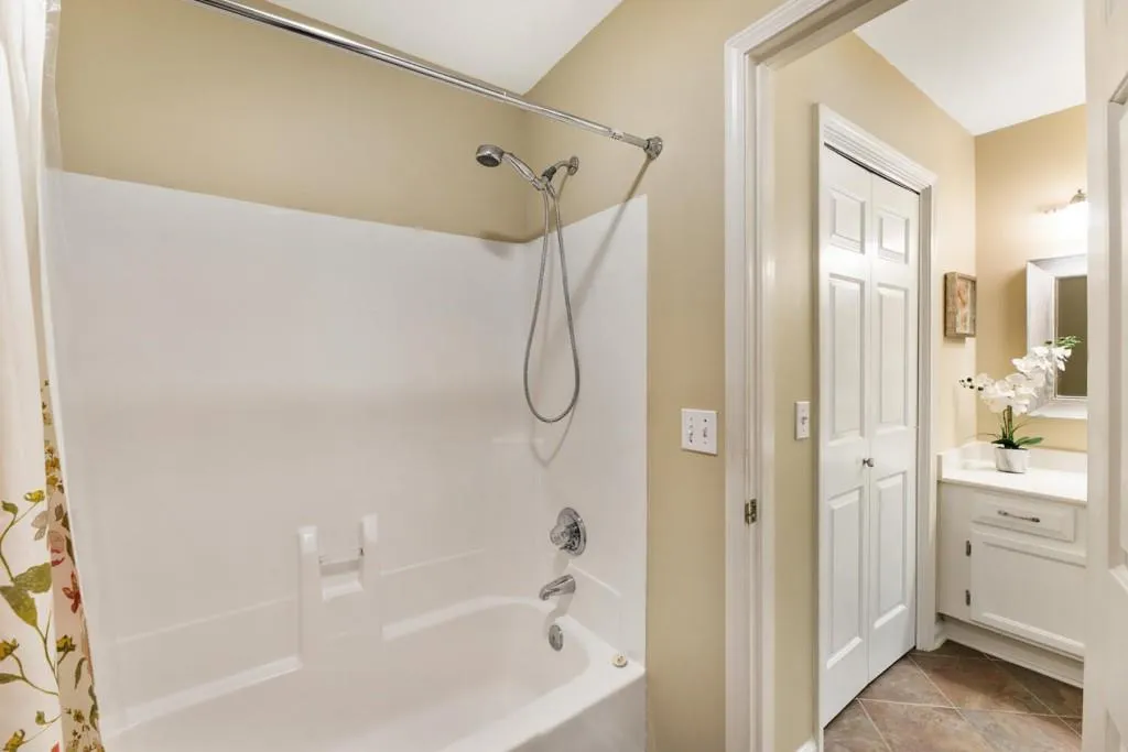 312 Hollyfax Circle, Atlanta, Georgia 30328, 2 Bedrooms Bedrooms, ,2 BathroomsBathrooms,Residential,Sold,312 Hollyfax Circle,6863128 312 Hollyfax Circle, Atlanta, Georgia 30328, 2 Bedrooms Bedrooms, ,2 BathroomsBathrooms,Residential,Sold,312 Hollyfax Circle,6863128