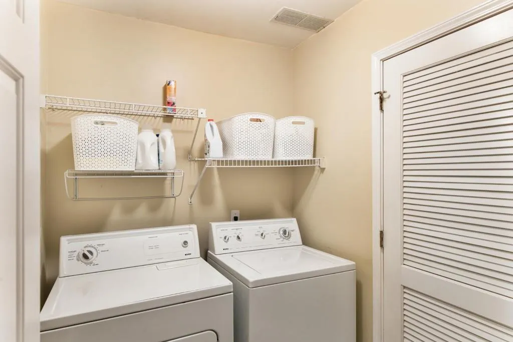 312 Hollyfax Circle, Atlanta, Georgia 30328, 2 Bedrooms Bedrooms, ,2 BathroomsBathrooms,Residential,Sold,312 Hollyfax Circle,6863128 312 Hollyfax Circle, Atlanta, Georgia 30328, 2 Bedrooms Bedrooms, ,2 BathroomsBathrooms,Residential,Sold,312 Hollyfax Circle,6863128