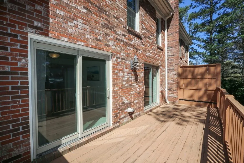 520 The North Chace, Atlanta, Georgia 30328, 3 Bedrooms Bedrooms, ,2 BathroomsBathrooms,Residential,Sold,520 The North Chace,6526420