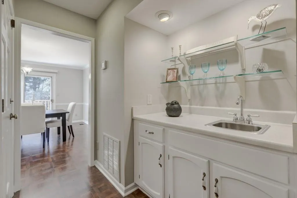 520 The North Chace, Atlanta, Georgia 30328, 3 Bedrooms Bedrooms, ,2 BathroomsBathrooms,Residential,Sold,520 The North Chace,6526420