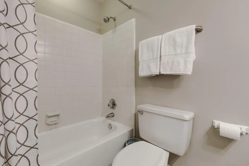 520 The North Chace, Atlanta, Georgia 30328, 3 Bedrooms Bedrooms, ,2 BathroomsBathrooms,Residential,Sold,520 The North Chace,6526420