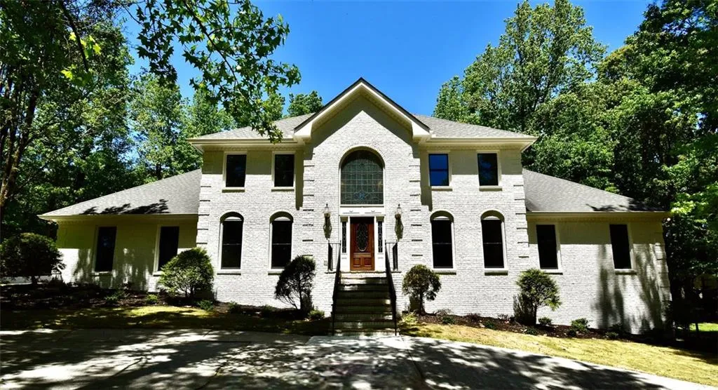 5000 Willow Bluff Drive, Atlanta, Georgia 30350, 7 Bedrooms Bedrooms, ,4 BathroomsBathrooms,Residential,Sold,5000 Willow Bluff Drive,7211084