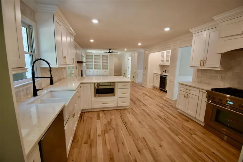 5000 Willow Bluff Drive, Atlanta, Georgia 30350, 7 Bedrooms Bedrooms, ,4 BathroomsBathrooms,Residential,Sold,5000 Willow Bluff Drive,7211084