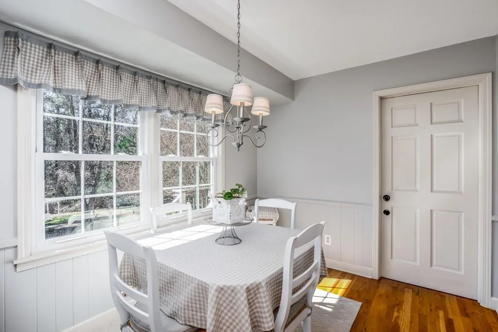 3285 Spalding Drive, Atlanta, Georgia 30350, 5 Bedrooms Bedrooms, ,3 BathroomsBathrooms,Residential,Sold,3285 Spalding Drive,6515986