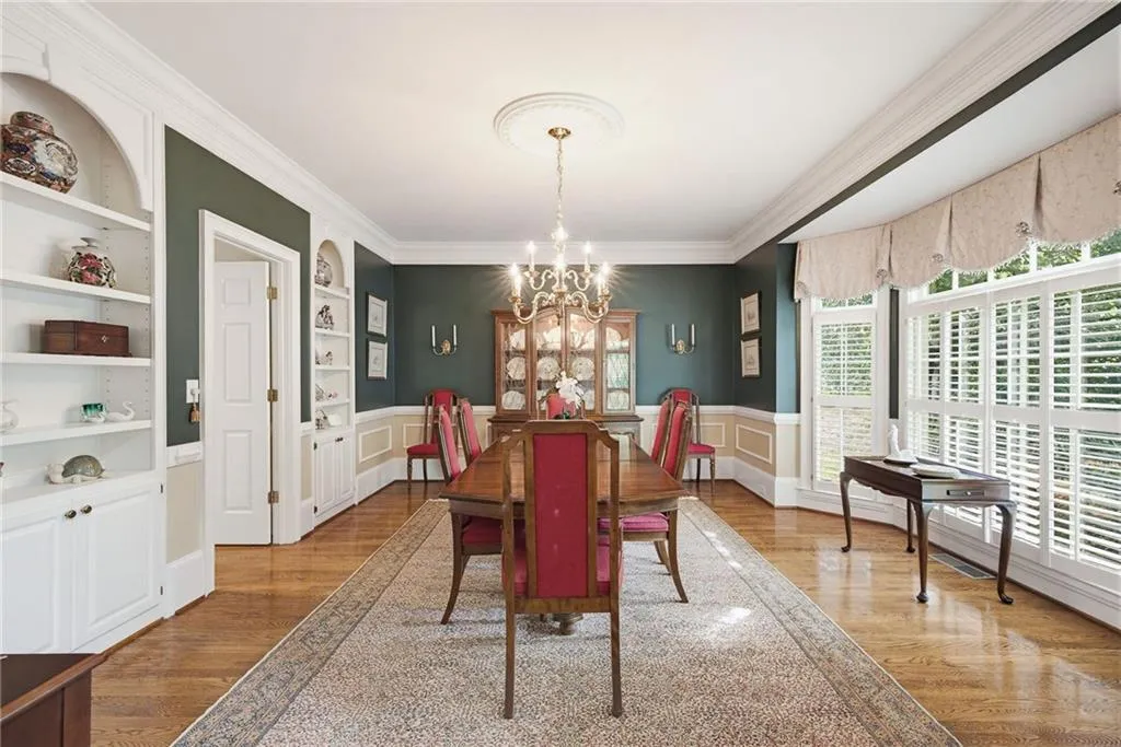 5100 Falcon Chase Lane, Atlanta, Georgia 30342, 4 Bedrooms Bedrooms, ,4 BathroomsBathrooms,Residential,For Sale,5100 Falcon Chase Lane,7752820