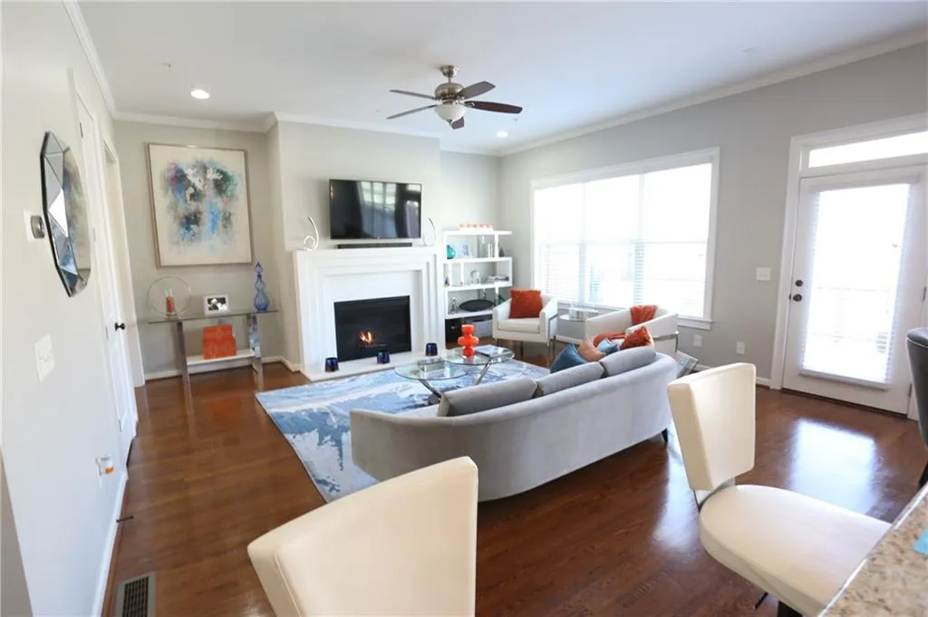 914 Acadiana Drive, Atlanta, Georgia 30328, 3 Bedrooms Bedrooms, ,2 BathroomsBathrooms,Residential,Sold,914 Acadiana Drive,6876792