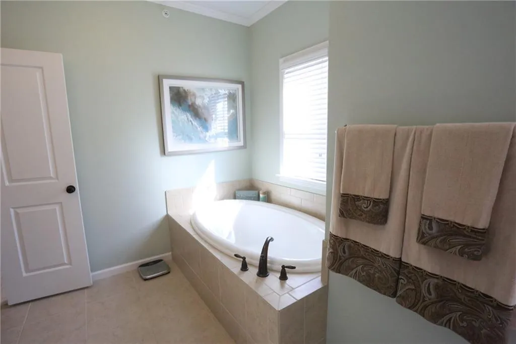 914 Acadiana Drive, Atlanta, Georgia 30328, 3 Bedrooms Bedrooms, ,2 BathroomsBathrooms,Residential,Sold,914 Acadiana Drive,6876792