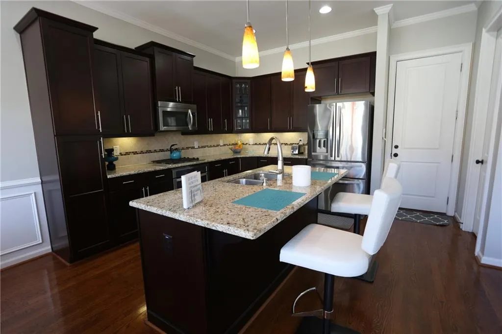 914 Acadiana Drive, Atlanta, Georgia 30328, 3 Bedrooms Bedrooms, ,2 BathroomsBathrooms,Residential,Sold,914 Acadiana Drive,6876792