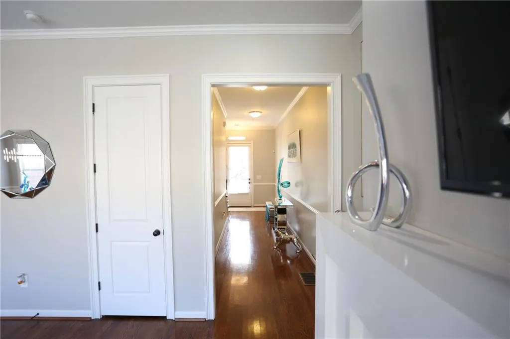 914 Acadiana Drive, Atlanta, Georgia 30328, 3 Bedrooms Bedrooms, ,2 BathroomsBathrooms,Residential,Sold,914 Acadiana Drive,6876792