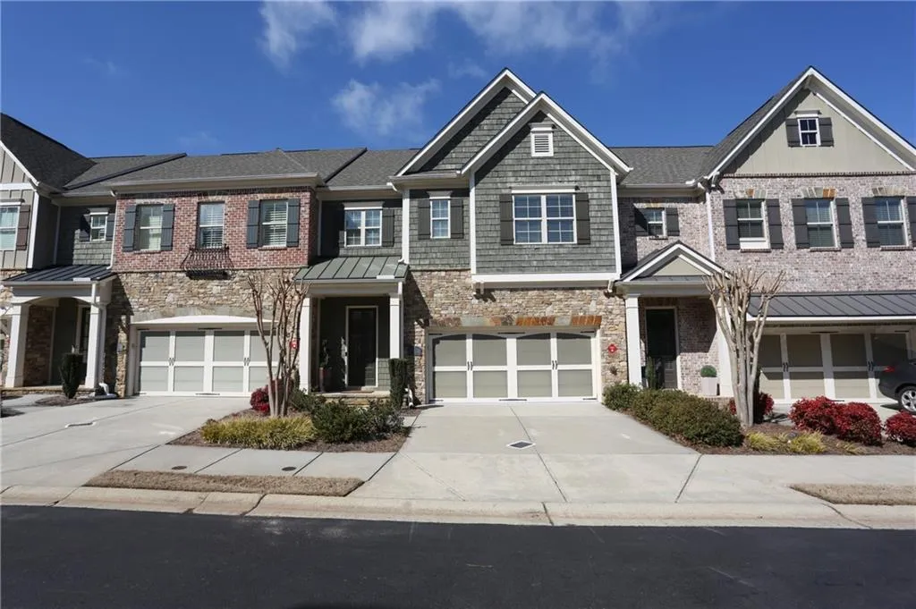 914 Acadiana Drive, Atlanta, Georgia 30328, 3 Bedrooms Bedrooms, ,2 BathroomsBathrooms,Residential,Sold,914 Acadiana Drive,6876792