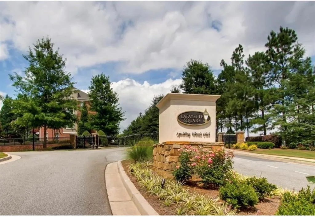 914 Acadiana Drive, Atlanta, Georgia 30328, 3 Bedrooms Bedrooms, ,2 BathroomsBathrooms,Residential,Sold,914 Acadiana Drive,6876792