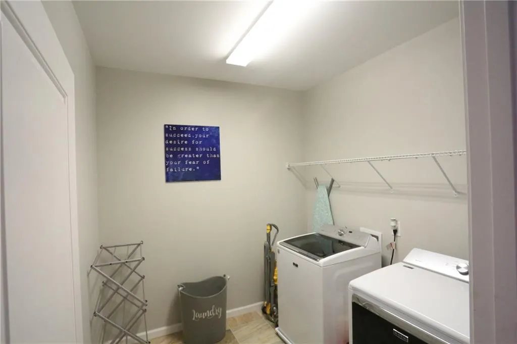 914 Acadiana Drive, Atlanta, Georgia 30328, 3 Bedrooms Bedrooms, ,2 BathroomsBathrooms,Residential,Sold,914 Acadiana Drive,6876792