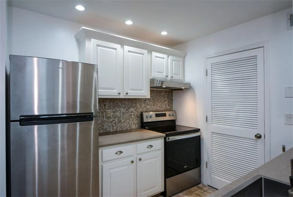 313 Granville Court, Sandy Springs, Georgia 30328, 2 Bedrooms Bedrooms, ,2 BathroomsBathrooms,Residential,Sold,313 Granville Court,7157545
