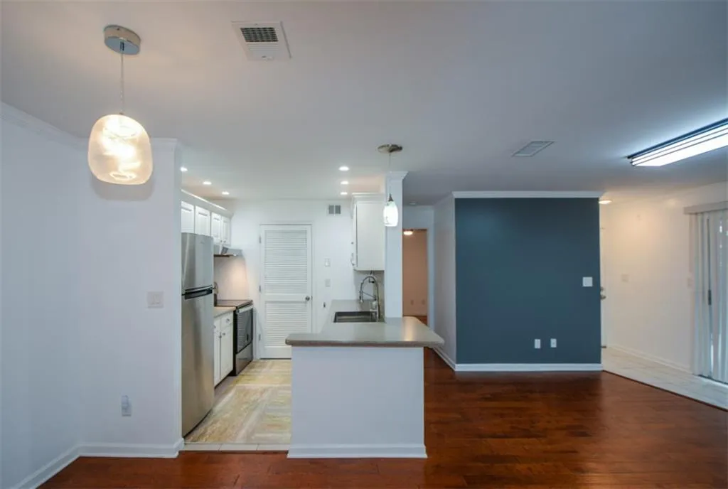 313 Granville Court, Sandy Springs, Georgia 30328, 2 Bedrooms Bedrooms, ,2 BathroomsBathrooms,Residential,Sold,313 Granville Court,7157545