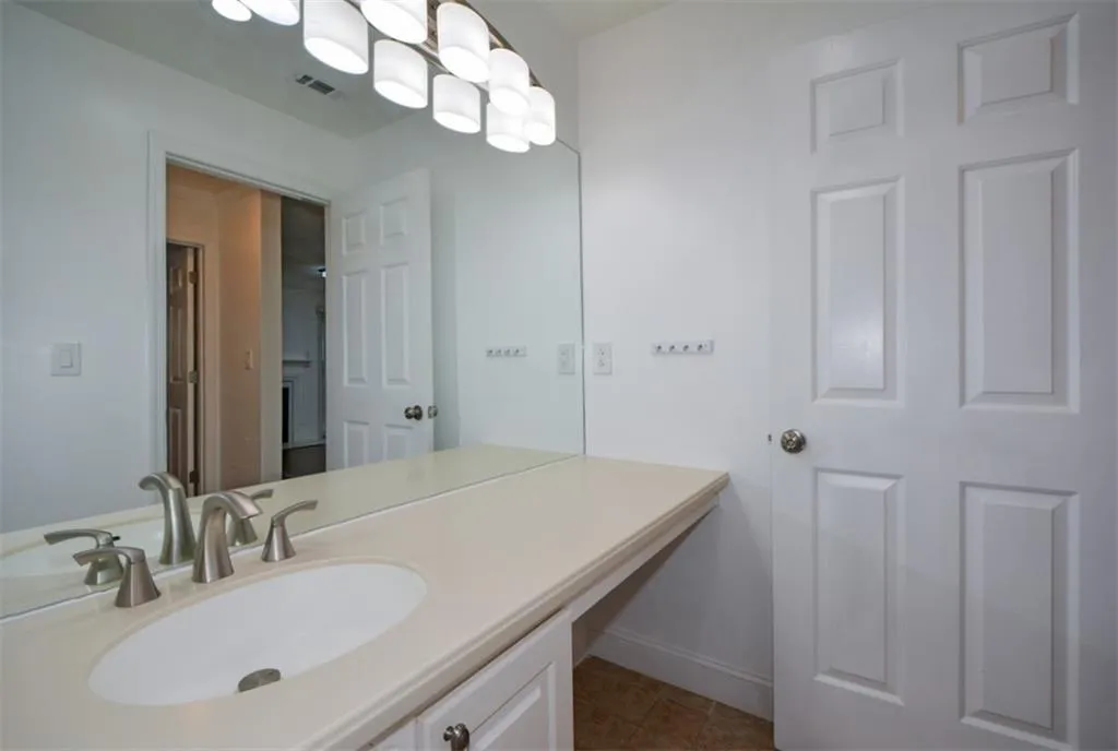 313 Granville Court, Sandy Springs, Georgia 30328, 2 Bedrooms Bedrooms, ,2 BathroomsBathrooms,Residential,Sold,313 Granville Court,7157545