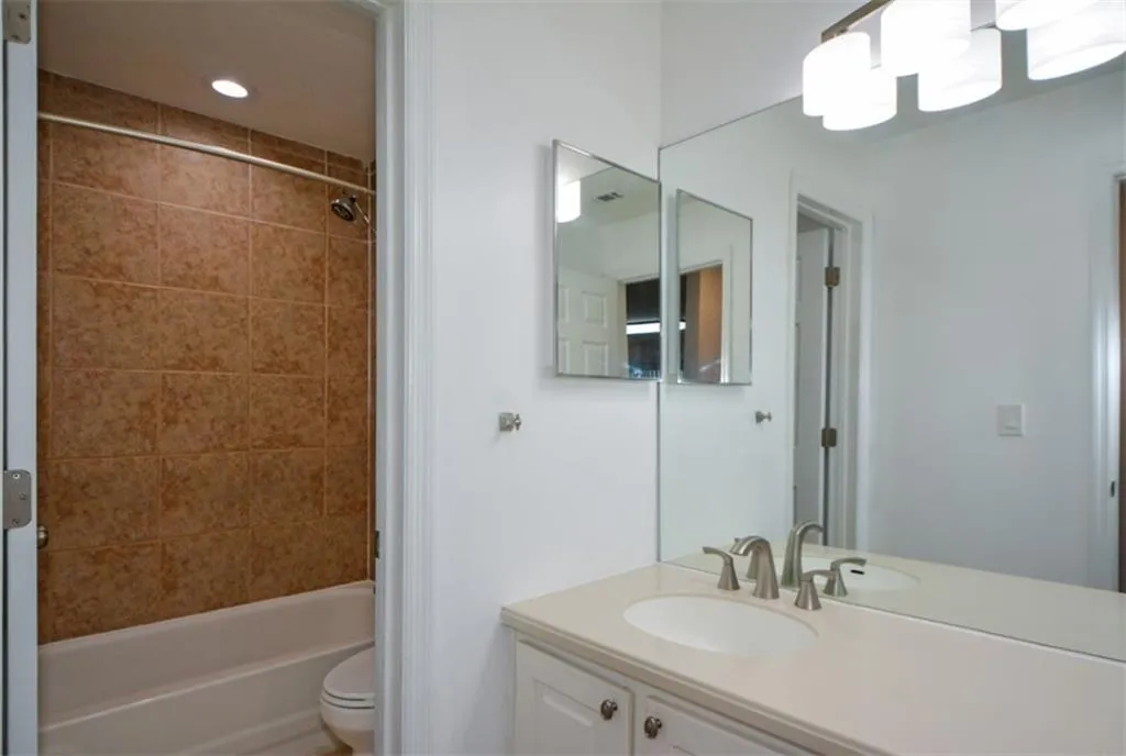313 Granville Court, Sandy Springs, Georgia 30328, 2 Bedrooms Bedrooms, ,2 BathroomsBathrooms,Residential,Sold,313 Granville Court,7157545