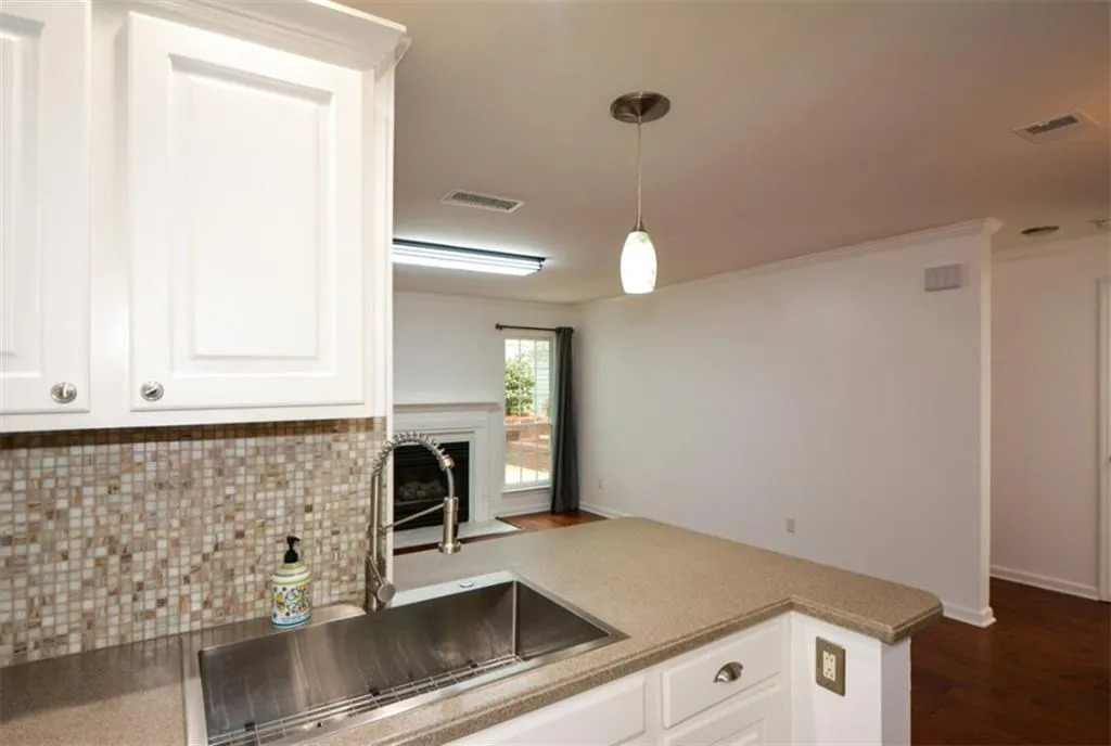 313 Granville Court, Sandy Springs, Georgia 30328, 2 Bedrooms Bedrooms, ,2 BathroomsBathrooms,Residential,Sold,313 Granville Court,7157545