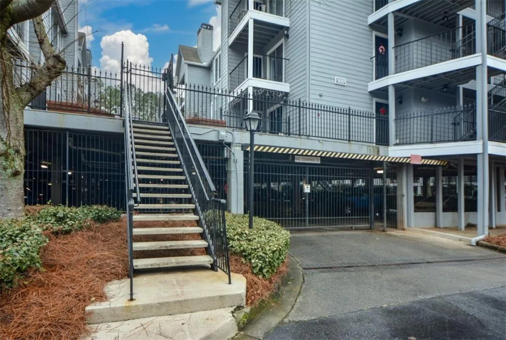 313 Granville Court, Sandy Springs, Georgia 30328, 2 Bedrooms Bedrooms, ,2 BathroomsBathrooms,Residential,Sold,313 Granville Court,7157545