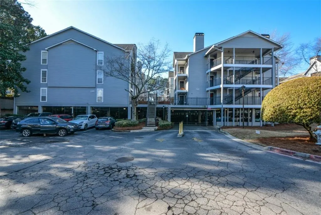 313 Granville Court, Sandy Springs, Georgia 30328, 2 Bedrooms Bedrooms, ,2 BathroomsBathrooms,Residential,Sold,313 Granville Court,7157545