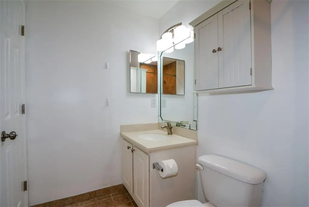 313 Granville Court, Sandy Springs, Georgia 30328, 2 Bedrooms Bedrooms, ,2 BathroomsBathrooms,Residential,Sold,313 Granville Court,7157545