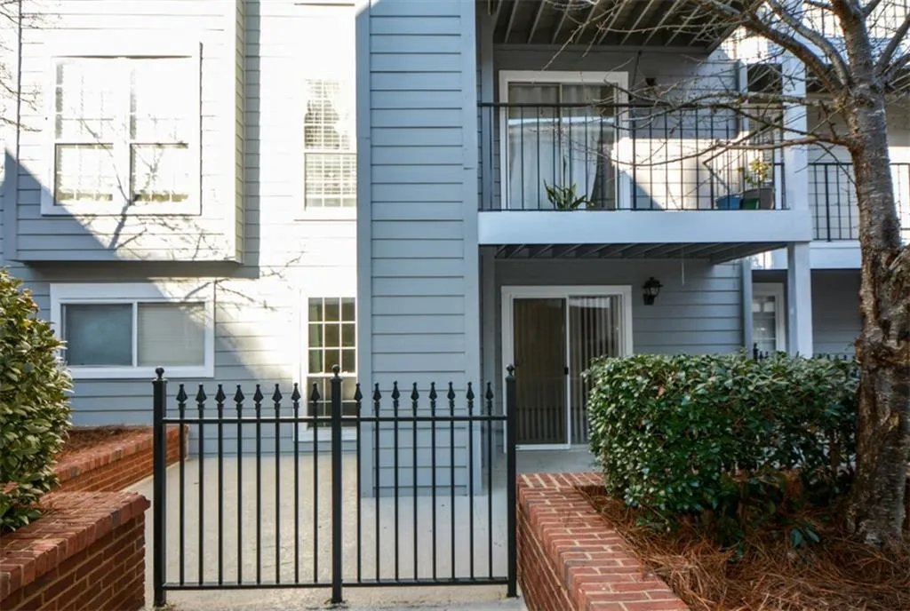 313 Granville Court, Sandy Springs, Georgia 30328, 2 Bedrooms Bedrooms, ,2 BathroomsBathrooms,Residential,Sold,313 Granville Court,7157545