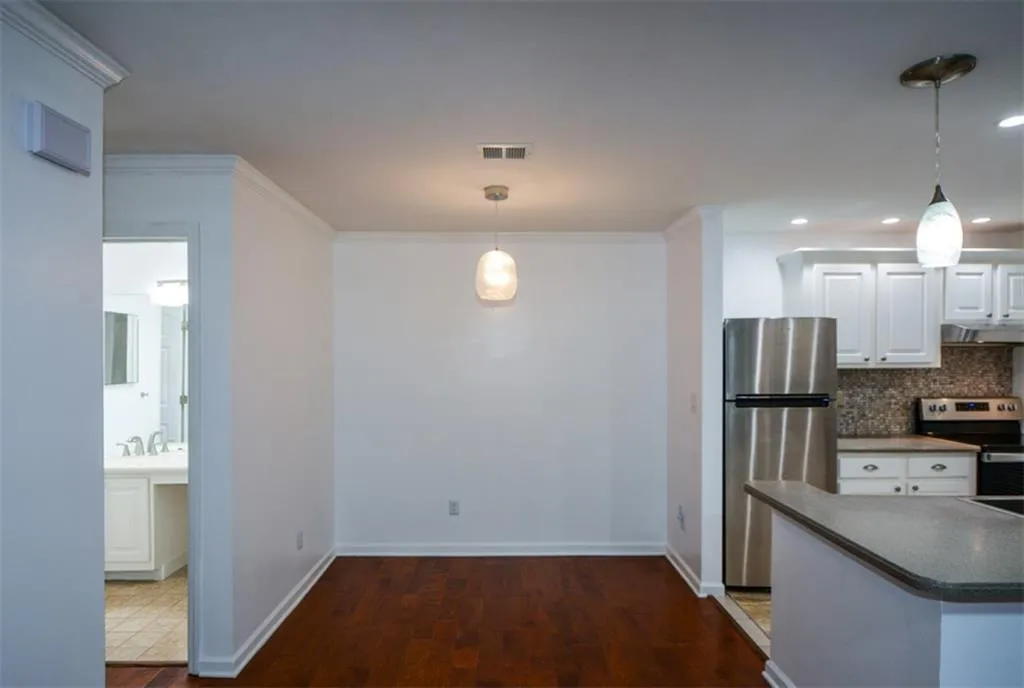 313 Granville Court, Sandy Springs, Georgia 30328, 2 Bedrooms Bedrooms, ,2 BathroomsBathrooms,Residential,Sold,313 Granville Court,7157545
