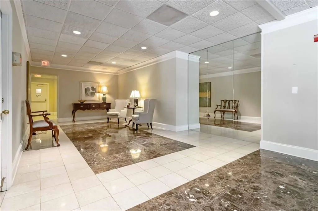 3530 Piedmont Road Ne Unit 5a, Atlanta, Georgia 30305, 3 Bedrooms Bedrooms, ,2 BathroomsBathrooms,Residential,For Sale,3530 Piedmont Road Ne Unit 5a,7595843